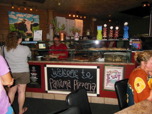 Panama Pizzeria - inside - RESIZE
